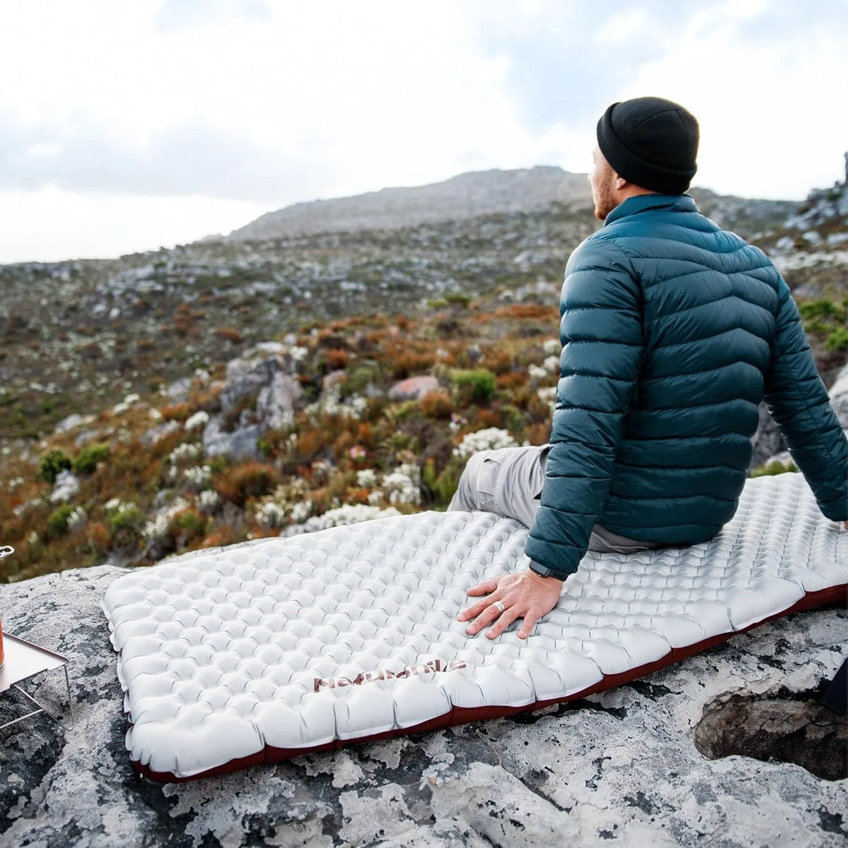 Naturehike Ultralight Inflatable Camping Sleeping Pad Moistureproof Mat