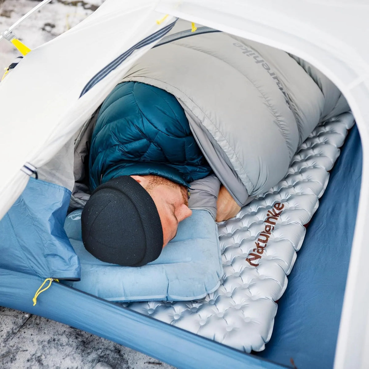 Naturehike Ultralight Inflatable Camping Sleeping Pad Moistureproof Mat